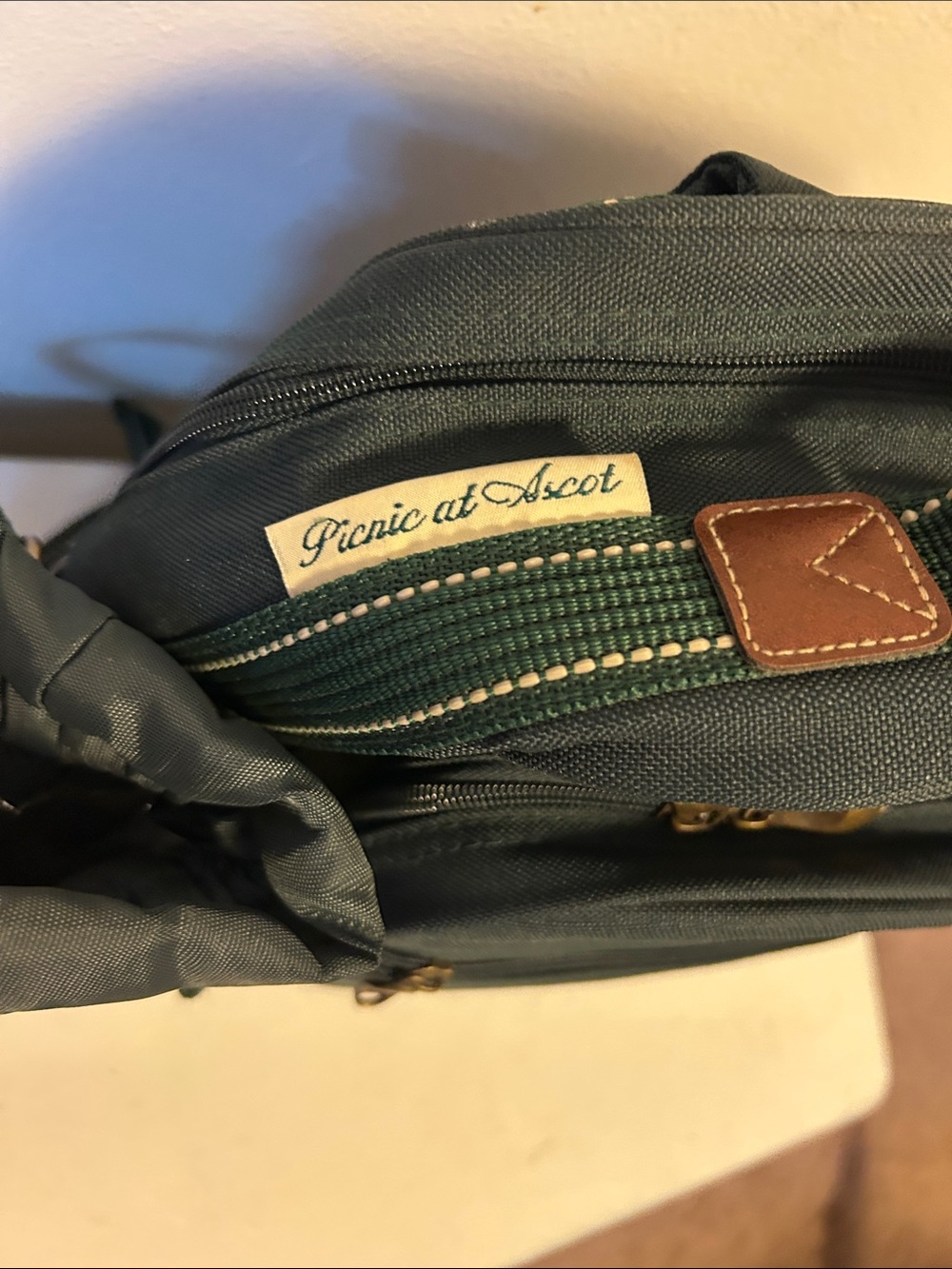 Vintage Dark Green Picnic Backpack with Detachable Wine Compartment - Picture 2 of 6